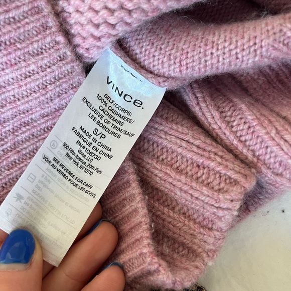 Vince Cashmere Mauve Cropped Sweater - Picture 3 of 4
